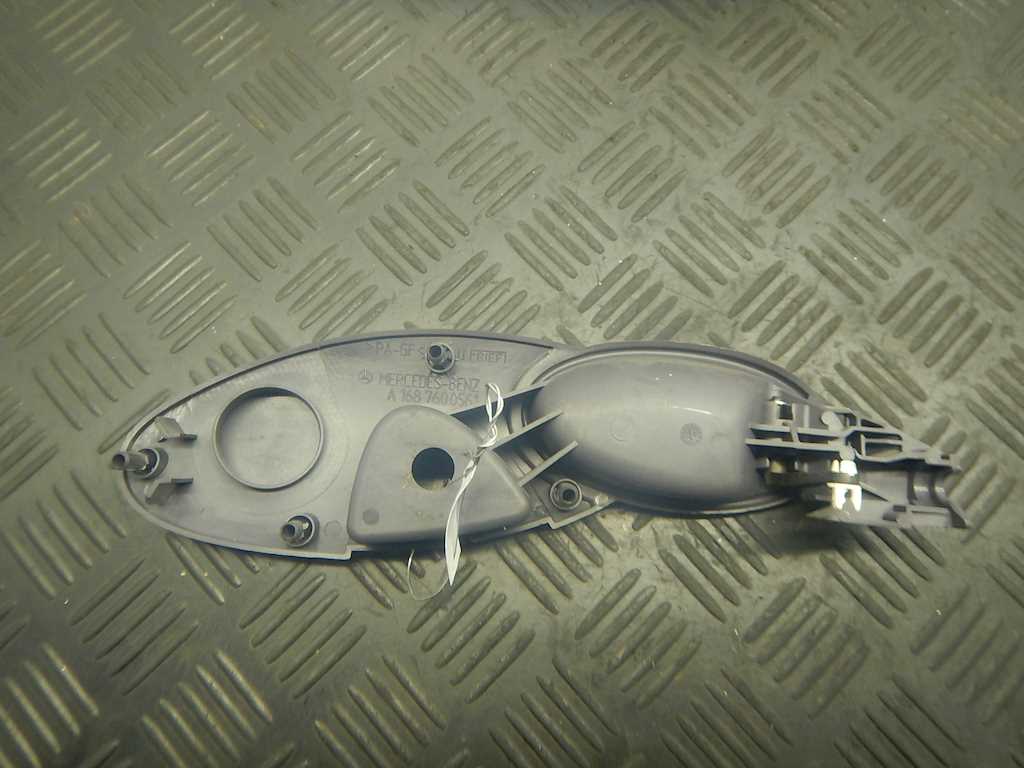 Ручка дверная задняя внутренняя левая MERCEDES-BENZ A-Class W168 1997-2004
