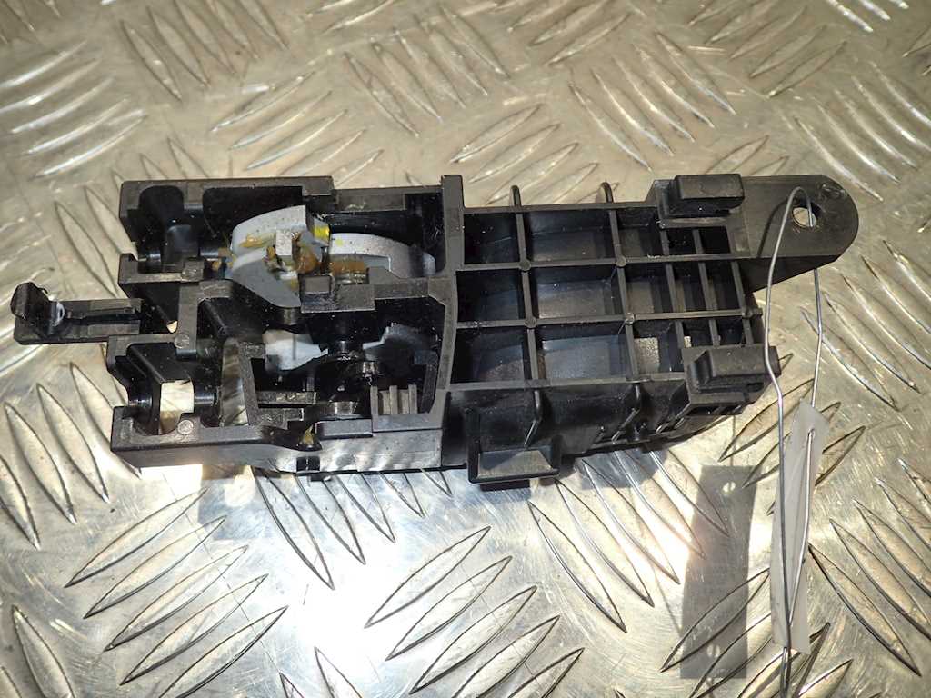 Ручка дверная передняя внутренняя левая SUZUKI Grand Vitara 2005-2015