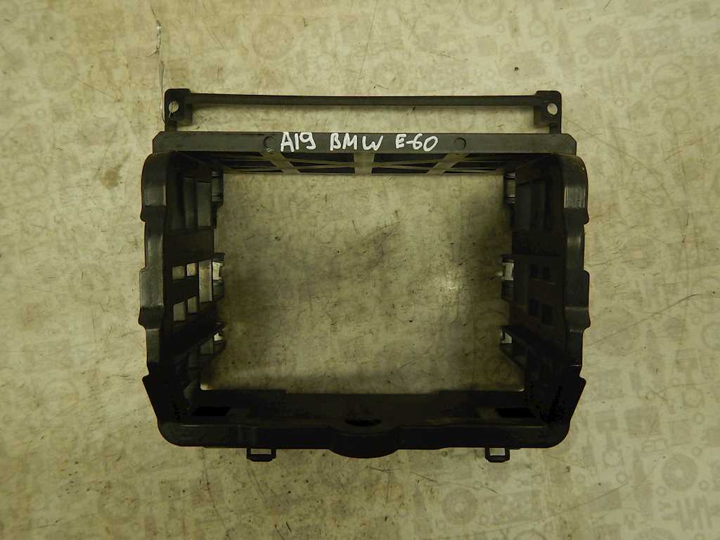 Рамка магнитолы BMW 5er 5 серия E60/E61 2003-2010