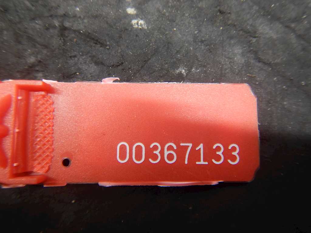 Ремень безопасности задний левый CHRYSLER 300 C 2004-2010