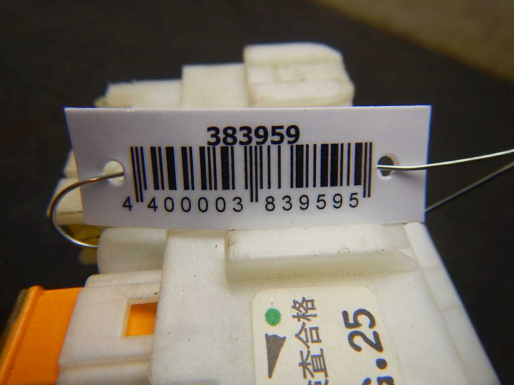 Датчик уровня в бачок омывателя TOYOTA RAV 4 XA20 2000-2005