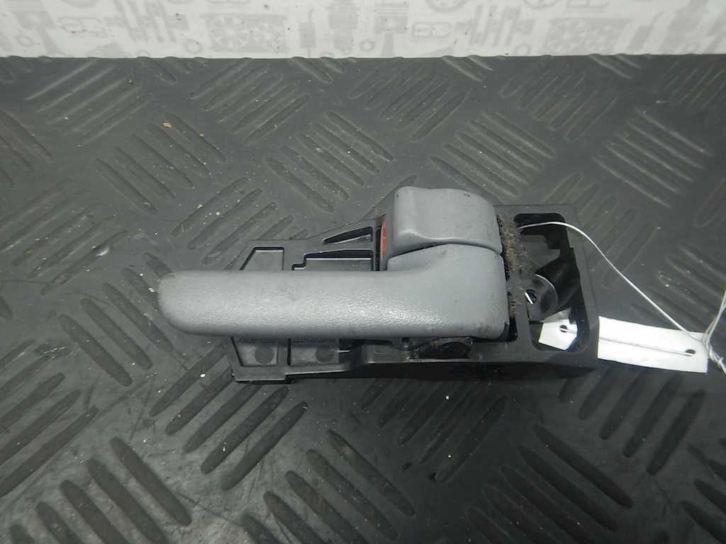 Ручка дверная задняя внутренняя правая TOYOTA RAV 4 XA20 2000-2005
