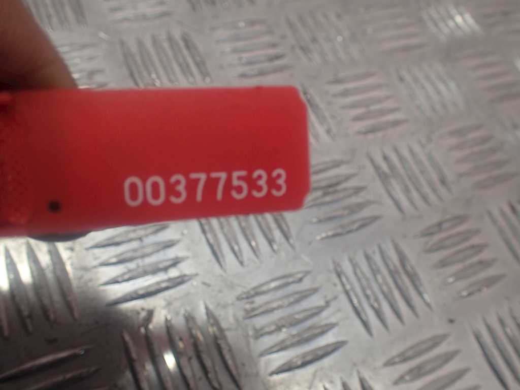 Петля капота левая/правая HONDA FR-V 2004-2009