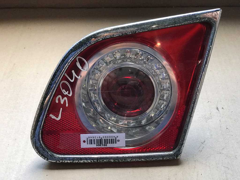 Фонарь крышки багажника правый Volkswagen Passat 6 (2005-2010)