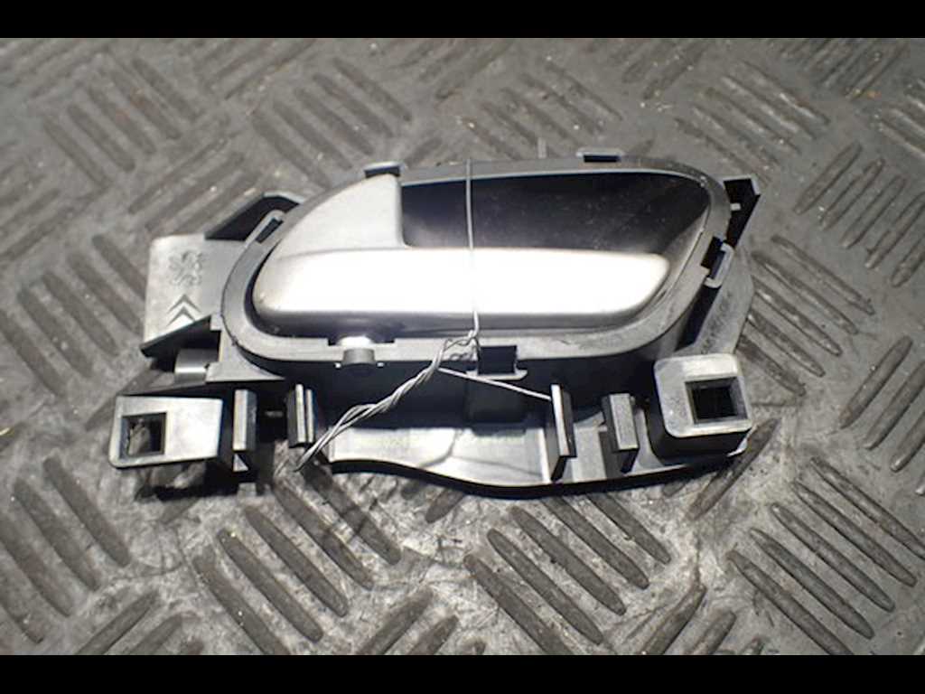 Ручка дверная передняя внутренняя левая PEUGEOT 207 2006-2015