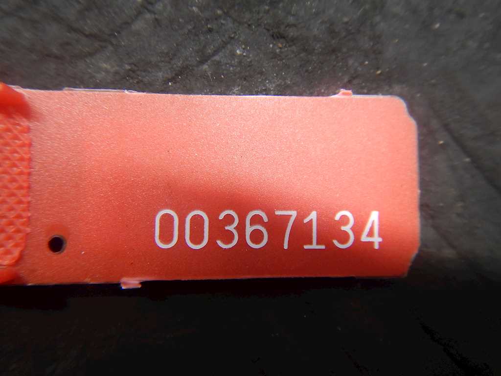 Ремень безопасности задний левый CHRYSLER 300 C 2004-2010