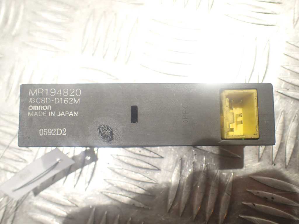 Кнопка стеклоподъемника MITSUBISHI Pajero Sport 1998-2008