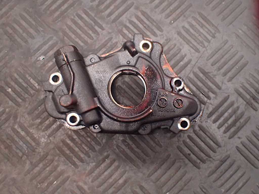 Насос масляный TOYOTA Corolla Verso E121 AR10 2001-2009