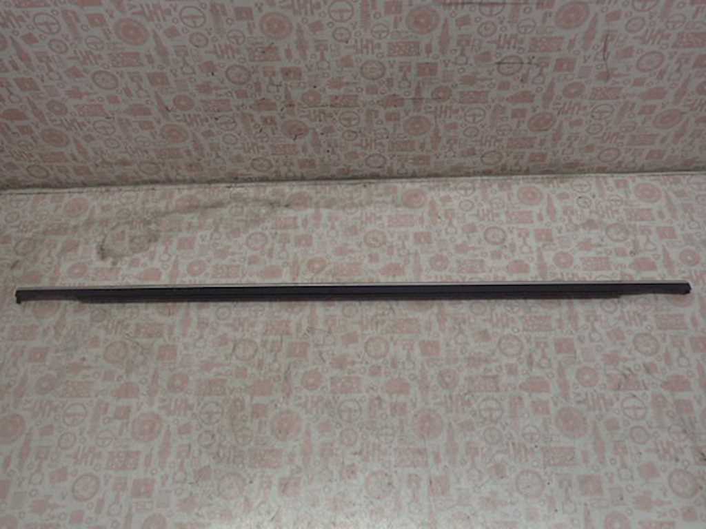 Уплотнитель (внутри) VOLKSWAGEN Passat B5 1997-2005