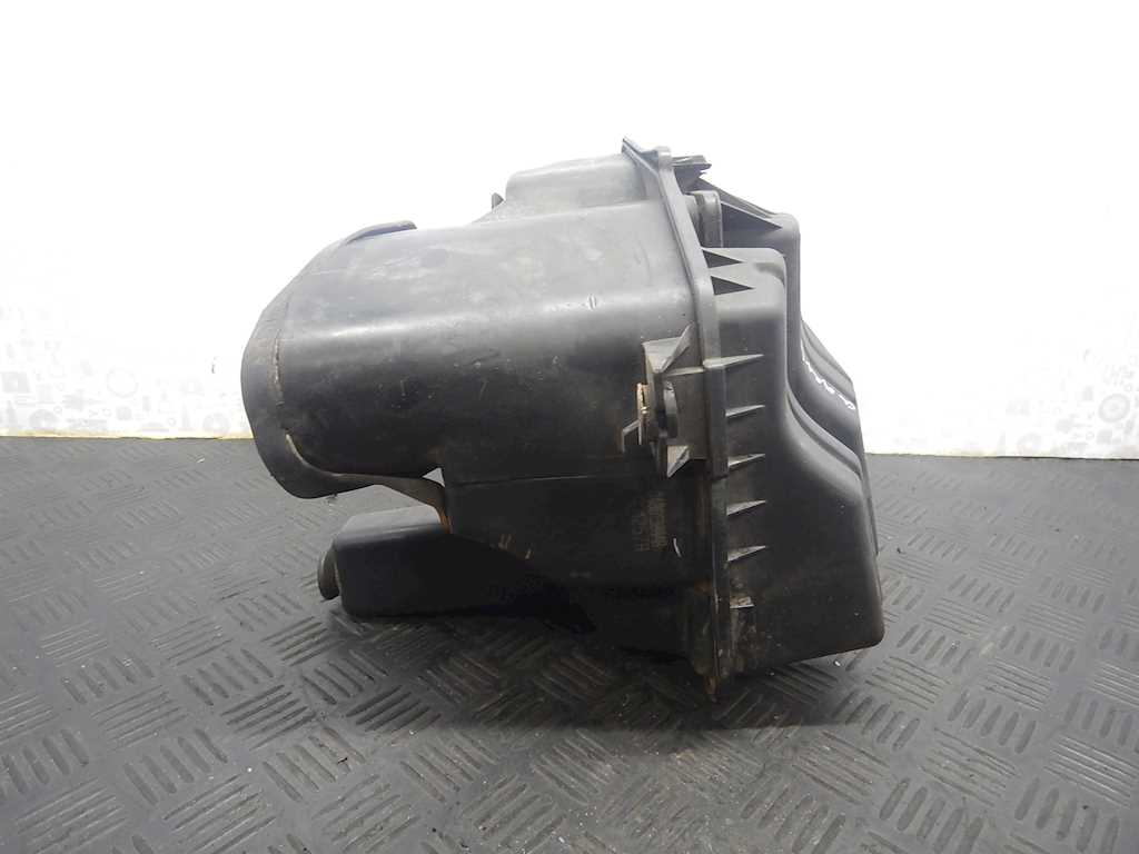 Корпус воздушного фильтра CHRYSLER Voyager IV RG 2001-2007