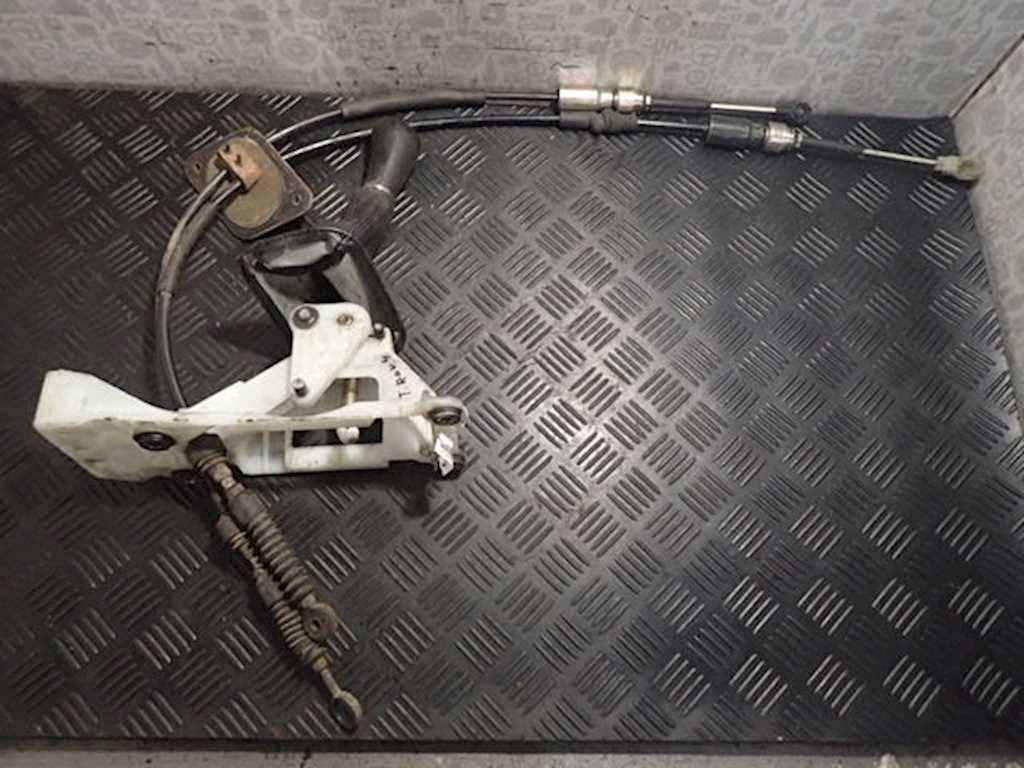 Кулиса (селектор) АКПП/МКПП в салоне TOYOTA RAV 4 XA20 2000-2005