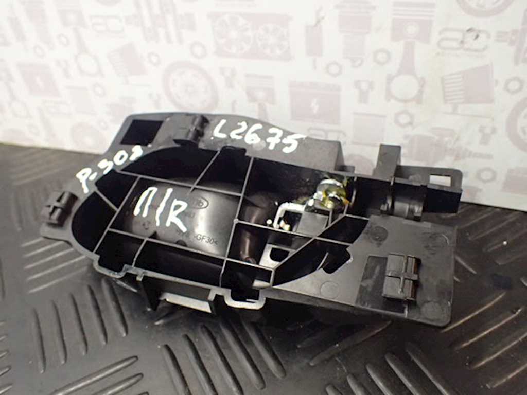 Ручка дверная передняя внутренняя правая PEUGEOT 308 2007-2015