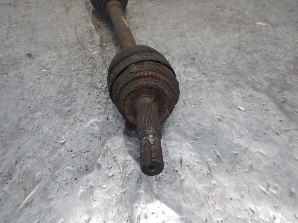 Полуось (привод, приводной вал) передняя правая TOYOTA RAV 4 XA20 2000-2005