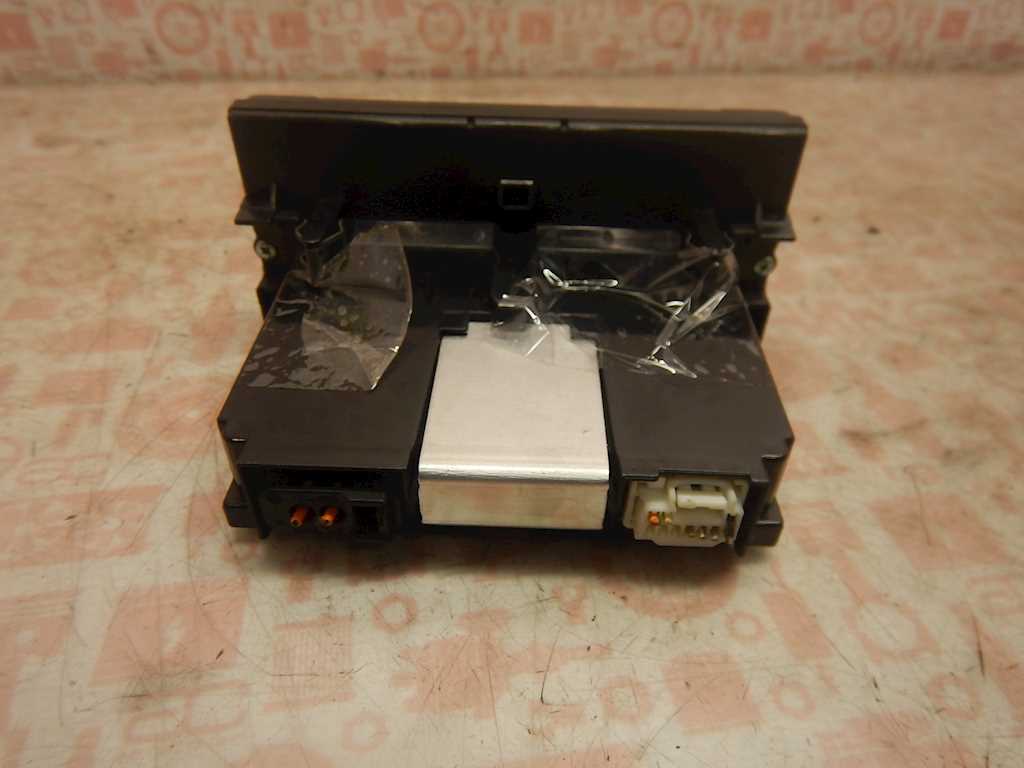 Дисплей информационный (компьютера) VOLVO V50 I 2004-2012