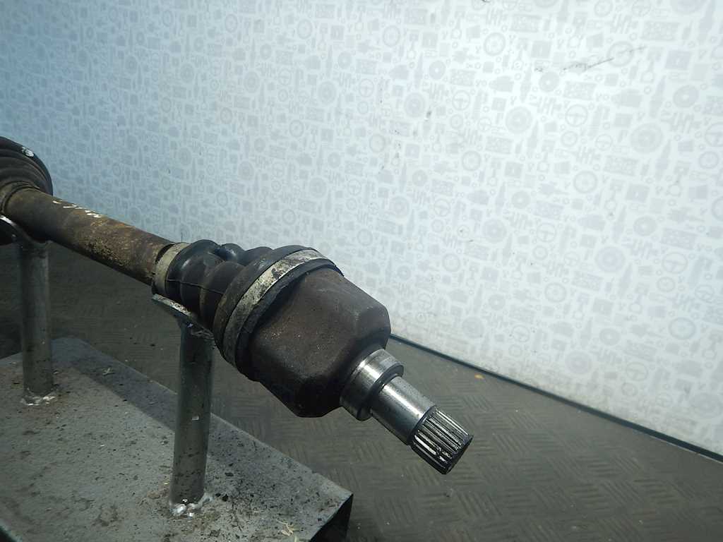 Полуось (привод, приводной вал) передняя левая PEUGEOT Partner 2008-2018