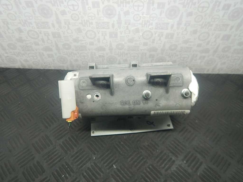 Подушка безопасности пассажирская (в торпедо) CHRYSLER Voyager III GS 1995-2000