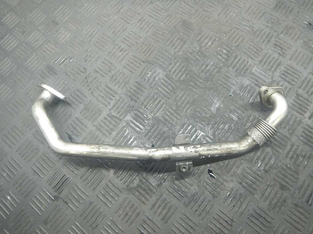 Трубка системы рециркуляции EGR Audi A4 B7 (2004-2009)