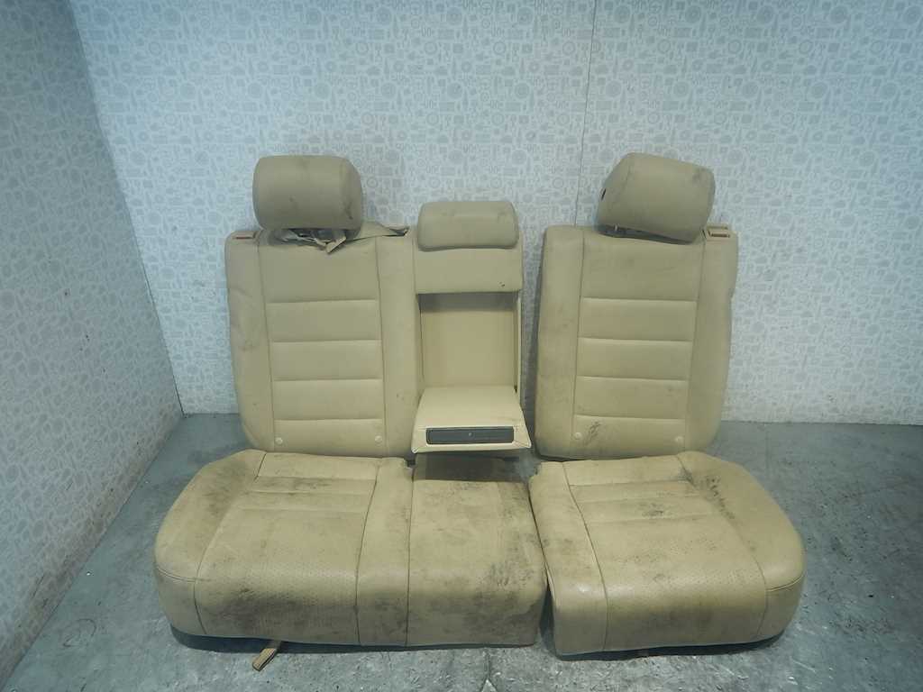 Сиденье салонное заднее Volkswagen Touareg 1 (2002-2010)