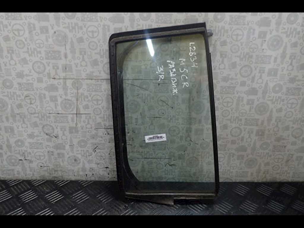Стекло двери задней правой (форточка) Mazda 5 CR (2005-2010)
