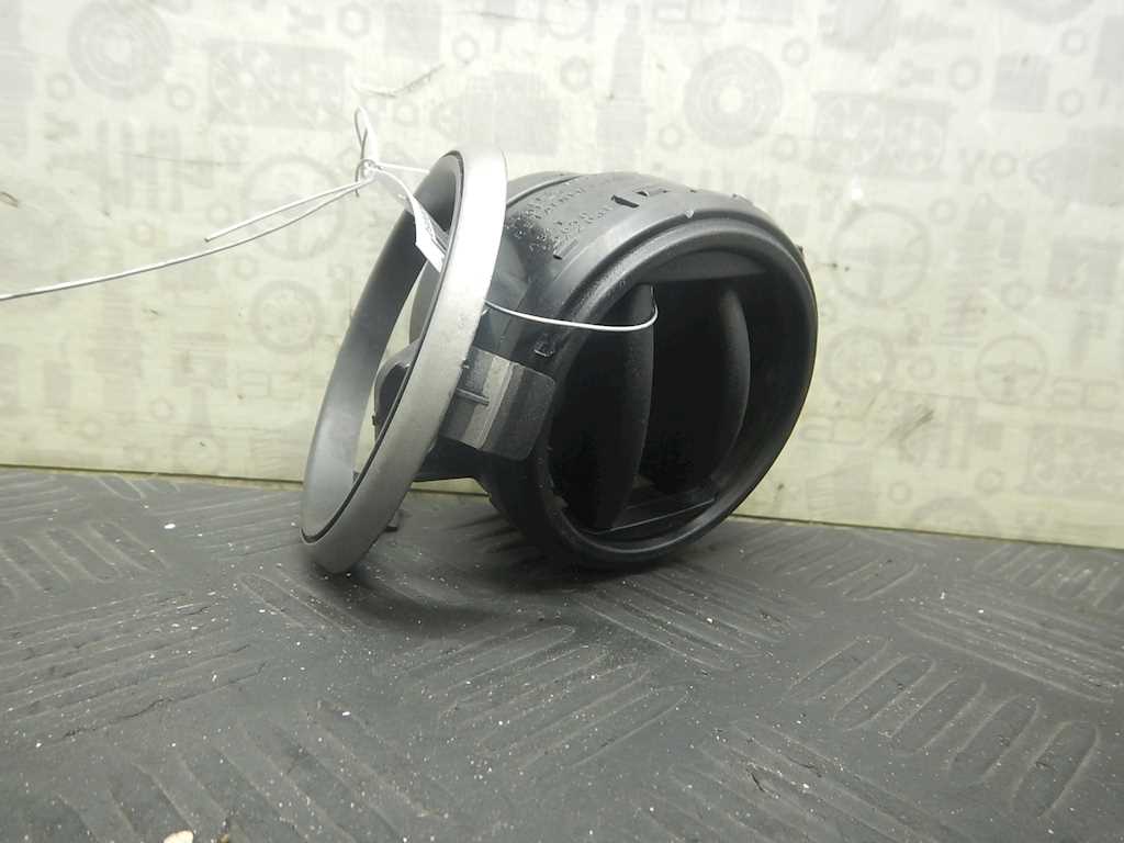 Дефлектор обдува салона Toyota Rav4 2 (2000-2005)