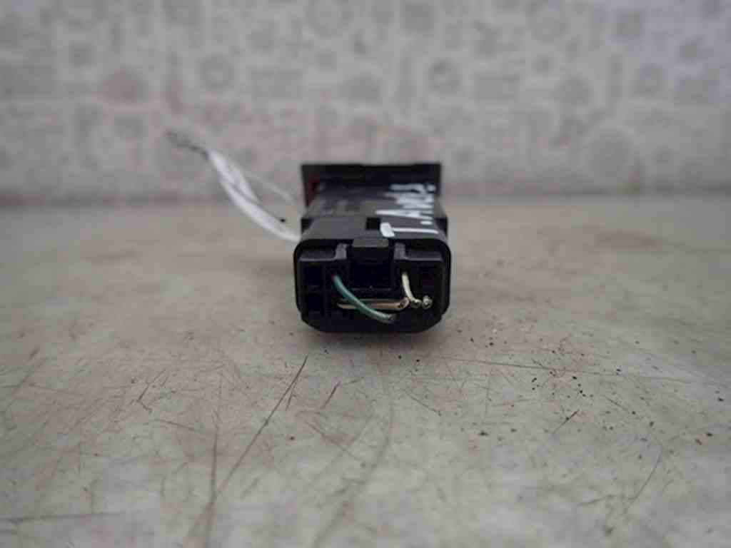 Кнопка аварийной сигнализации (аварийки) TOYOTA Avensis 1997-2003