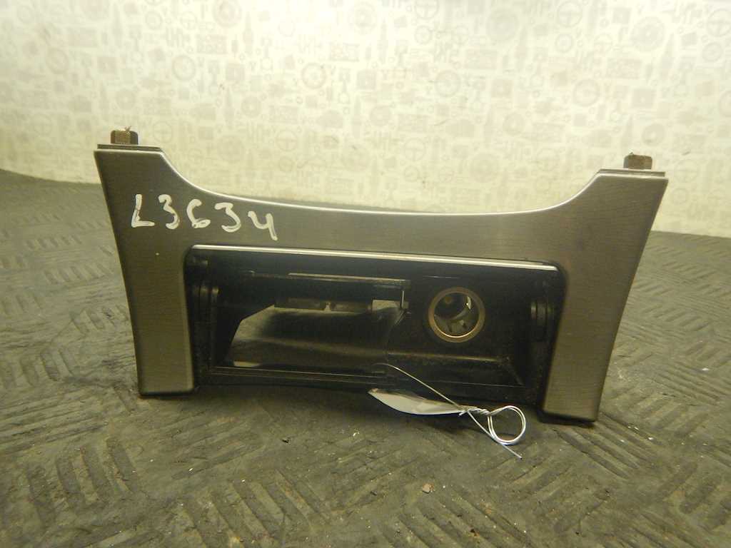 Пепельница передняя BMW 1er E81\E87 2004-2011