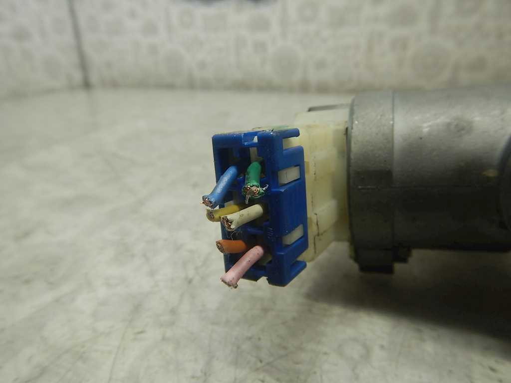 Замок зажигания KIA Carnival II 2006-2014