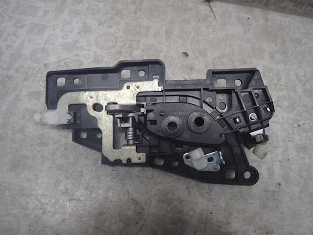 Ручка дверная задняя внутренняя левая HONDA Civic 4D 2006-2016