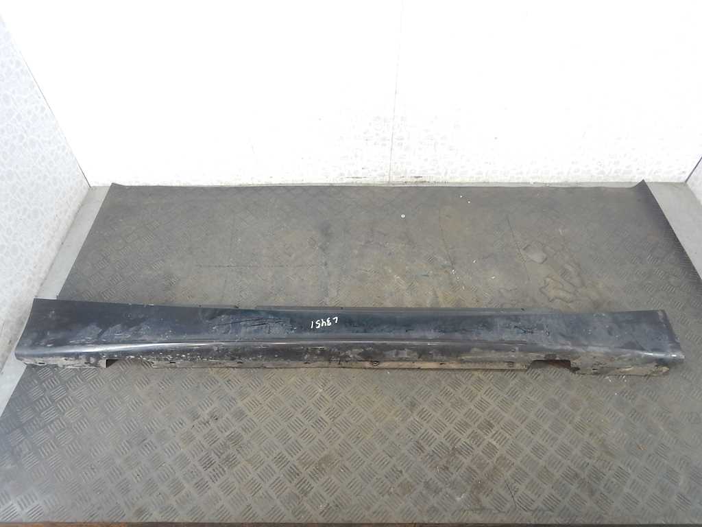 Накладка декоративная на порог правая BMW 1-Series (E81/E82/E87/E88) (2004-2014)