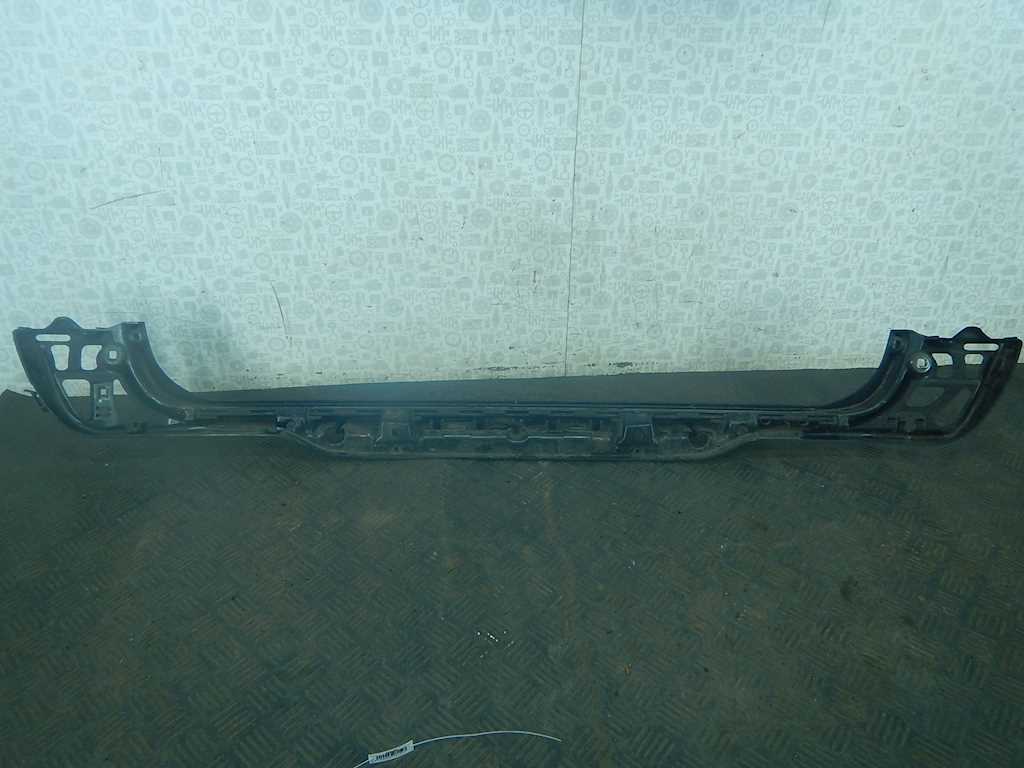 Кронштейн заднего бампера центральный BMW 5er 5 серия E60/E61 2003-2010