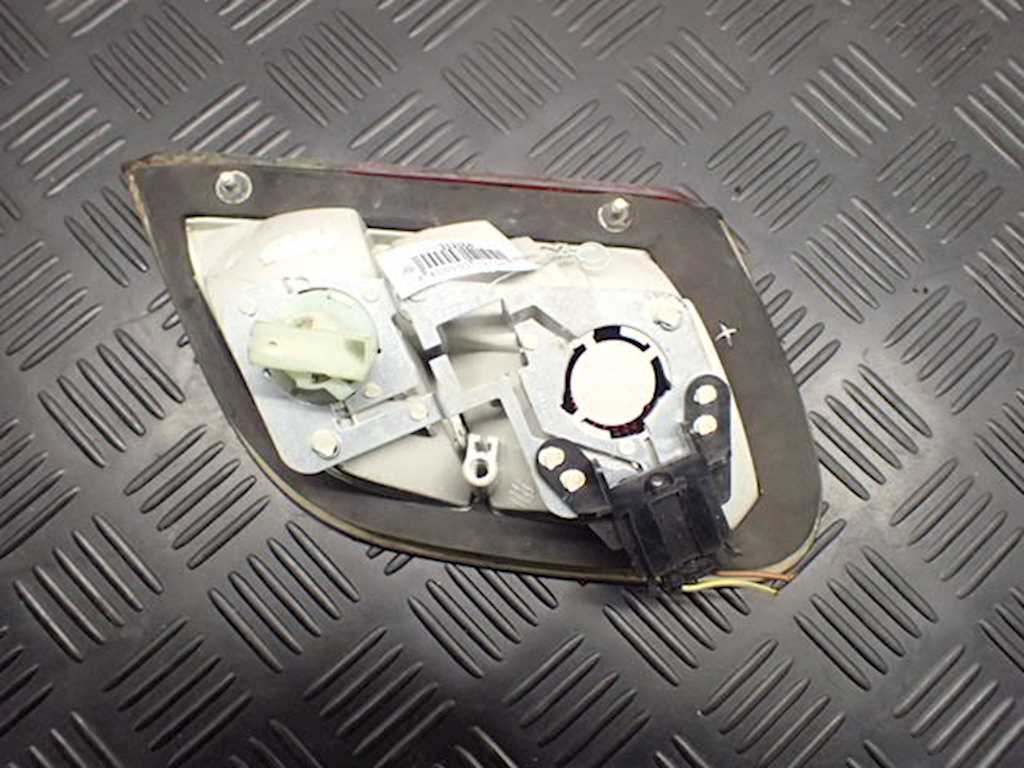 Фонарь задний внутренний левый MERCEDES-BENZ CLK-Class W208 1997-2002