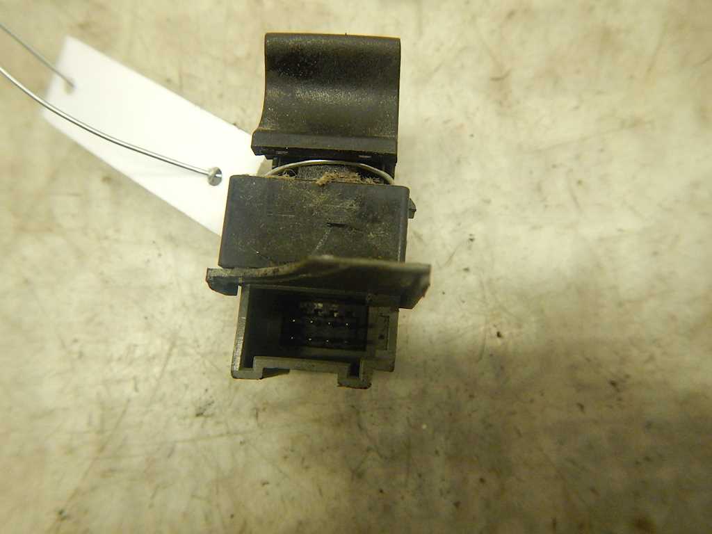 Кнопка стеклоподъемника AUDI A3 8L 1996-2003