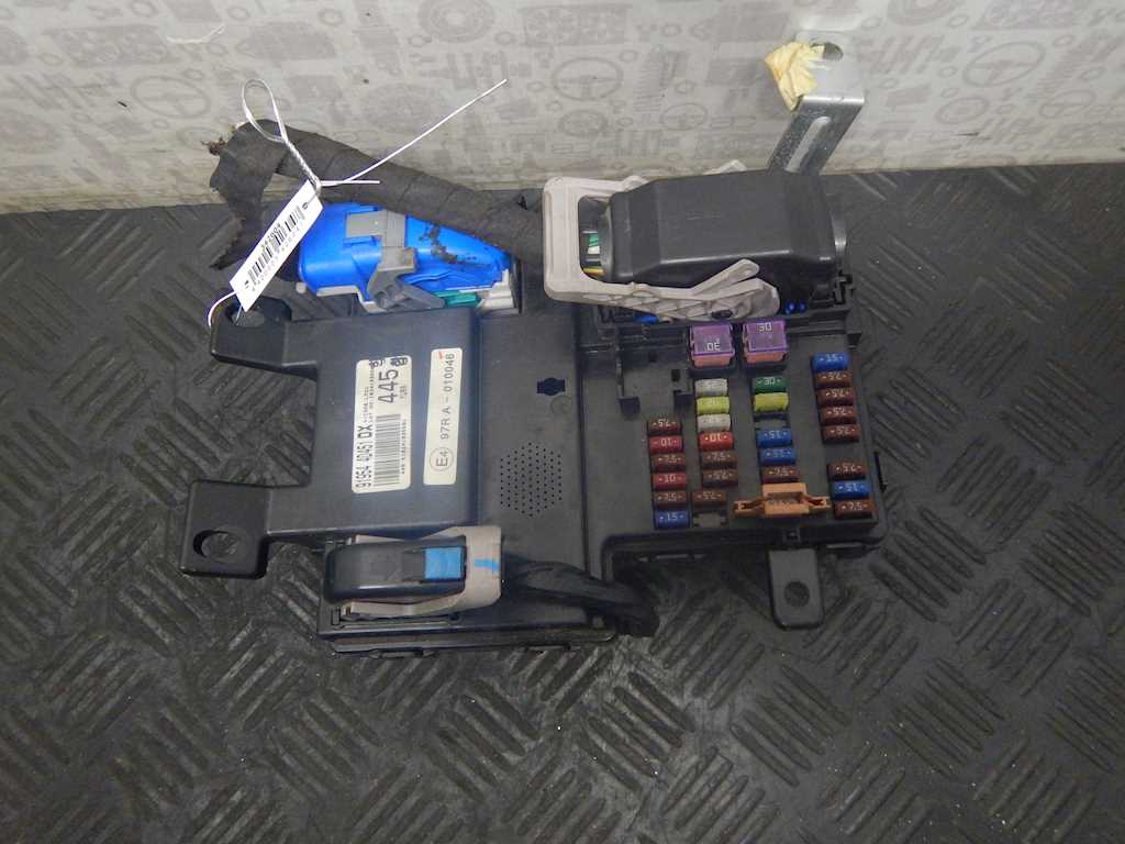 Датчик уровня в бачок омывателя KIA Carnival II 2006-2014