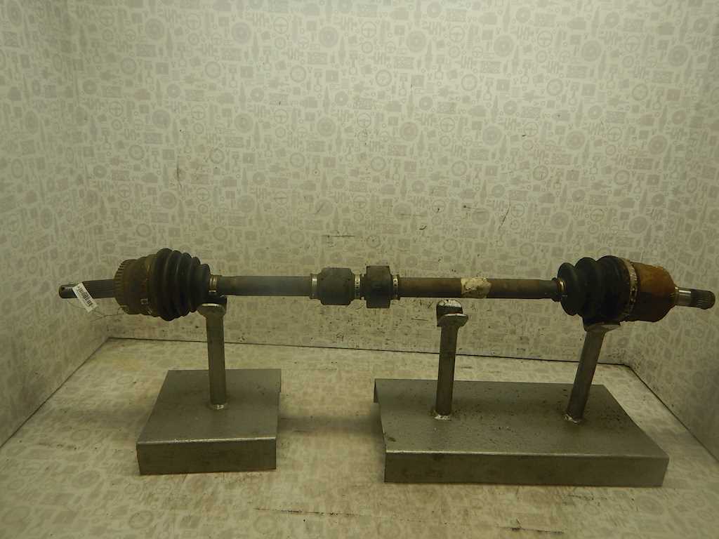 Полуось (привод, приводной вал) передняя правая HYUNDAI i30 2007-2012