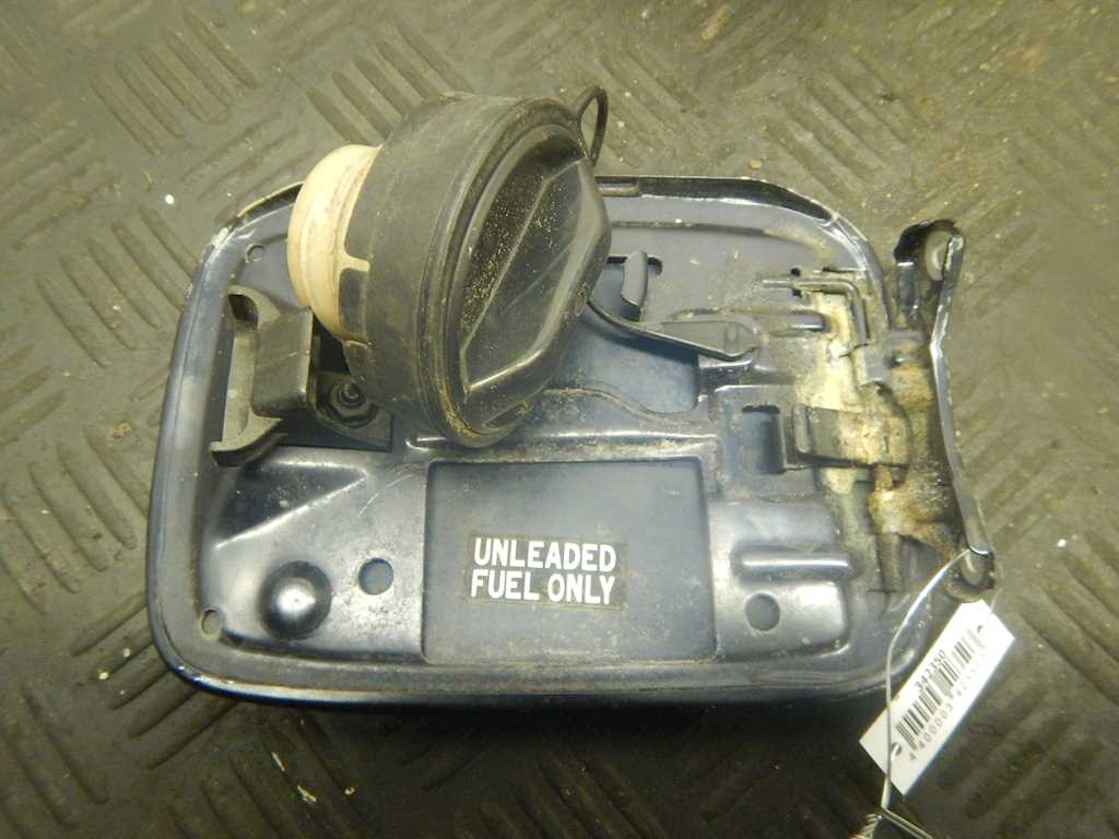 Лючок бензобака LEXUS GS 1997-2005