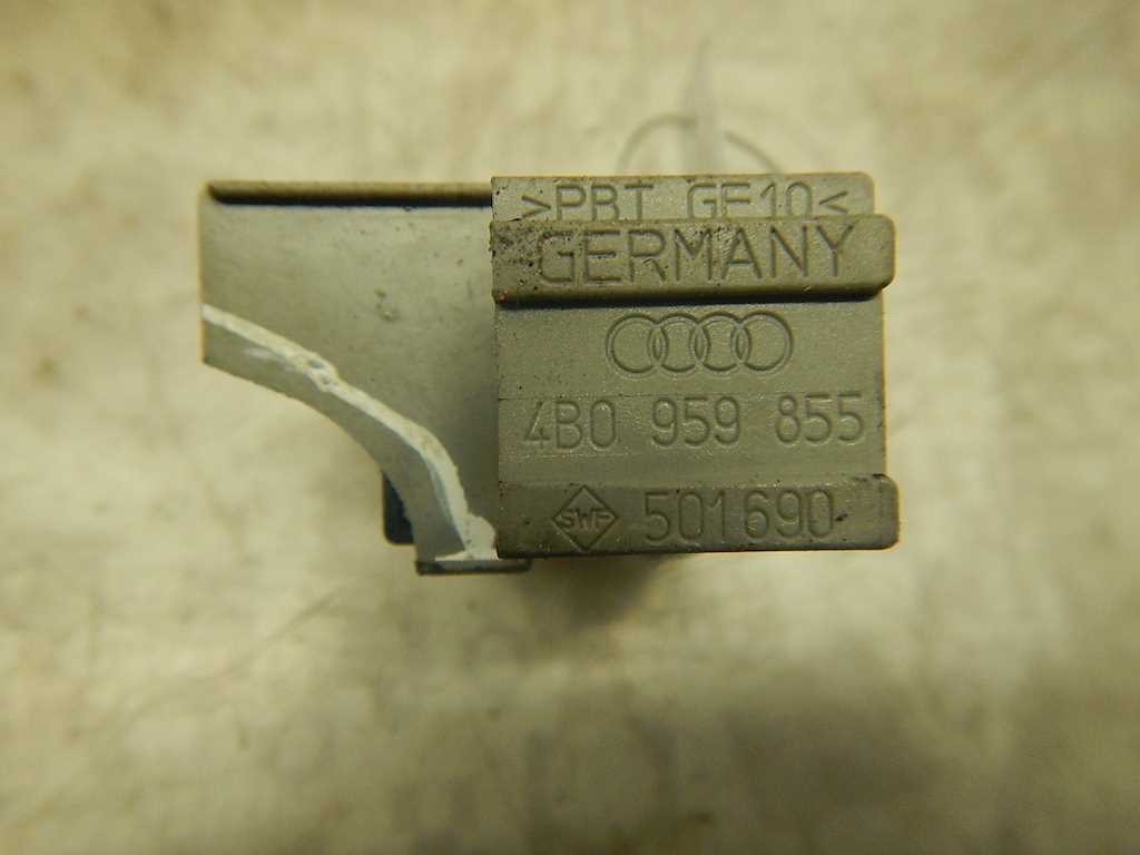 Кнопка стеклоподъемника AUDI A3 8L 1996-2003