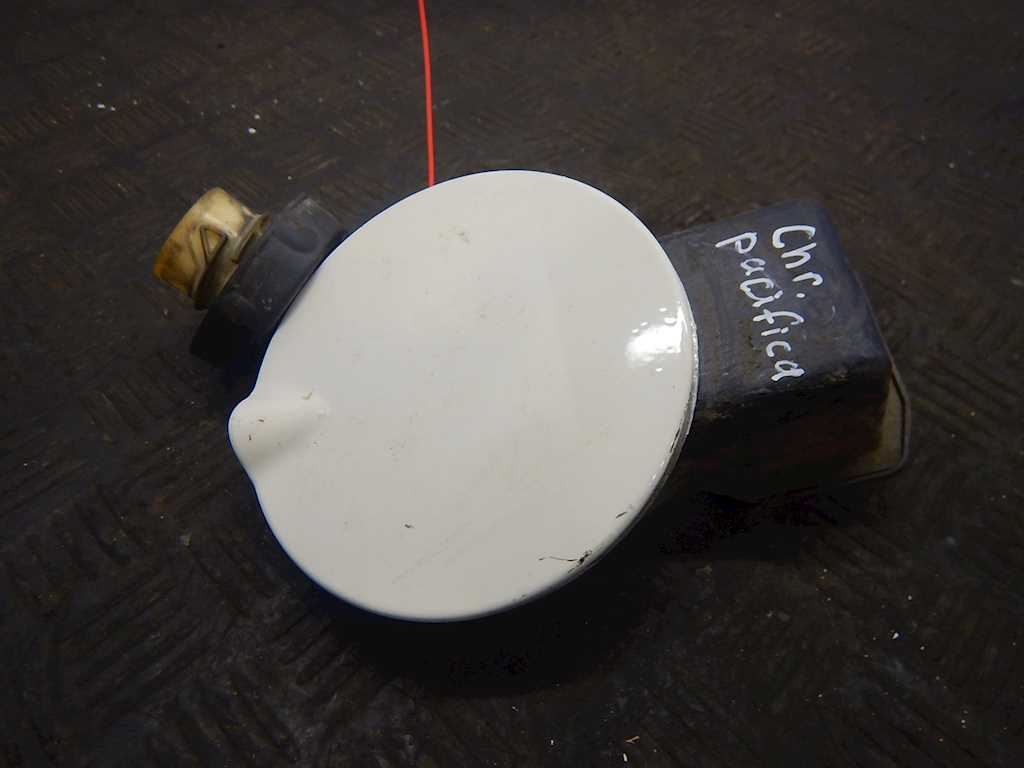 Лючок бензобака Chrysler Pacifica 1 (2004-2008)