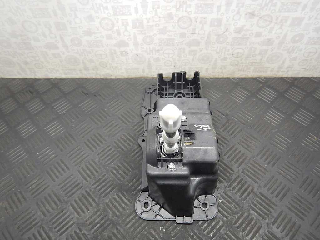 Кулиса (селектор) АКПП/МКПП в салоне RENAULT Megane III 2009-2016