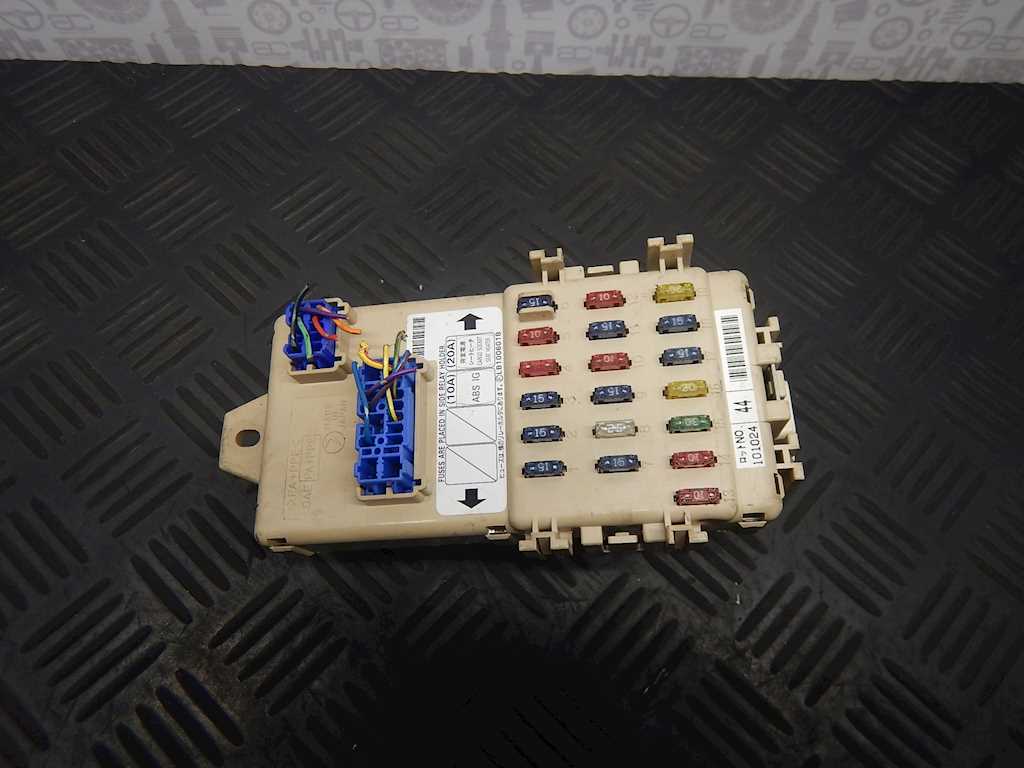 Датчик уровня в бачок омывателя SUBARU Impreza 2000-2007