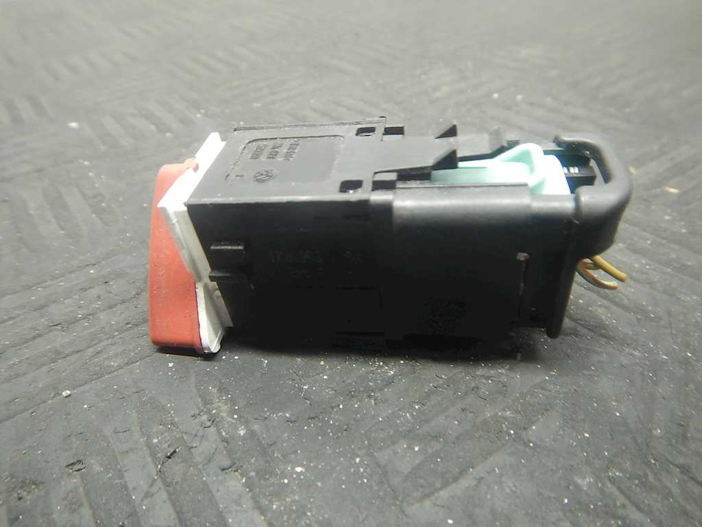 Кнопка аварийной сигнализации (аварийки) VOLKSWAGEN Jetta V 2005-2011