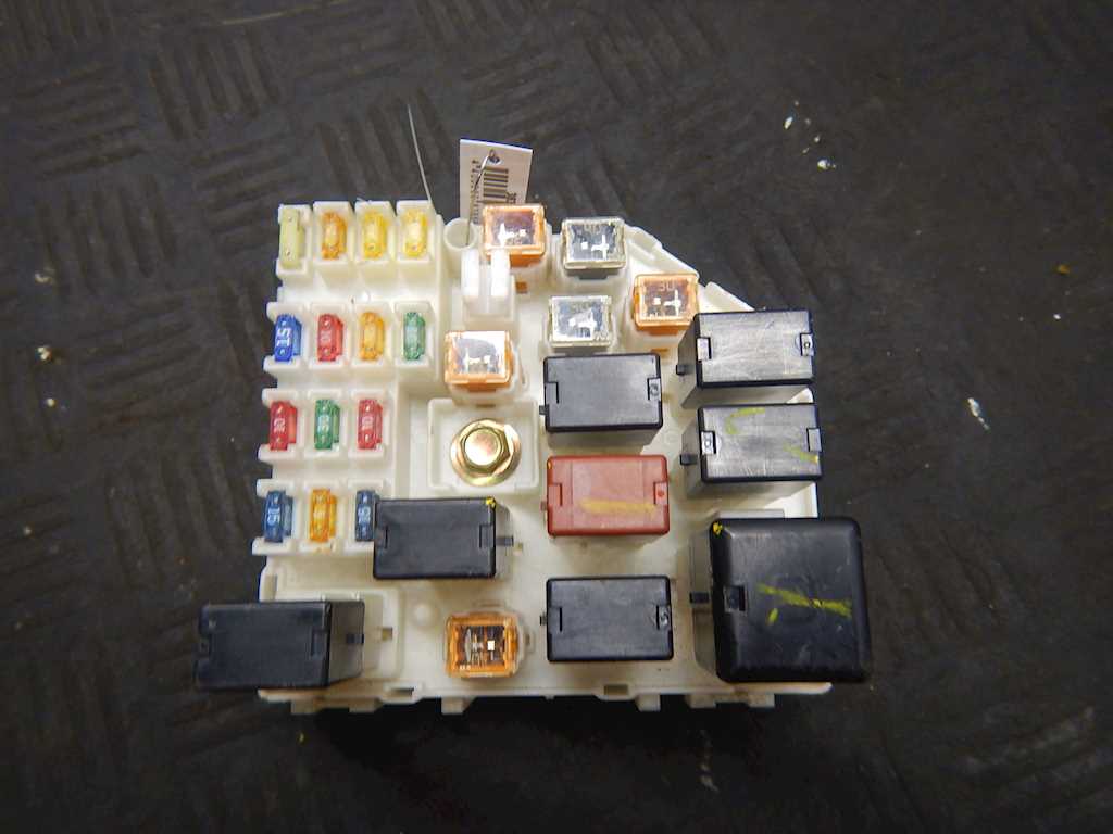 Датчик уровня в бачок омывателя TOYOTA RAV 4 XA20 2000-2005