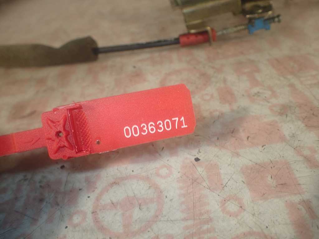 Трос открывания капота PEUGEOT Partner 1996-2009