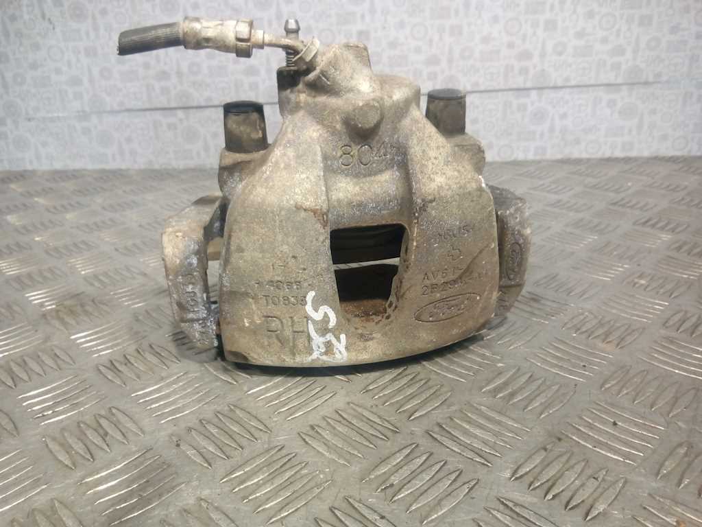 Суппорт передний правый FORD Focus III 2011-2019