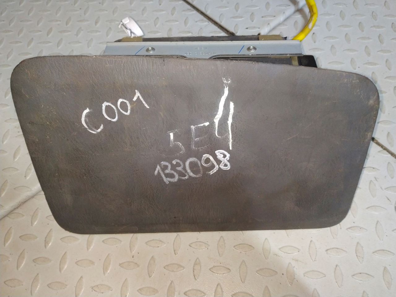 Подушка безопасности пассажирская (в торпедо) MAZDA Demio DW 1996-2002