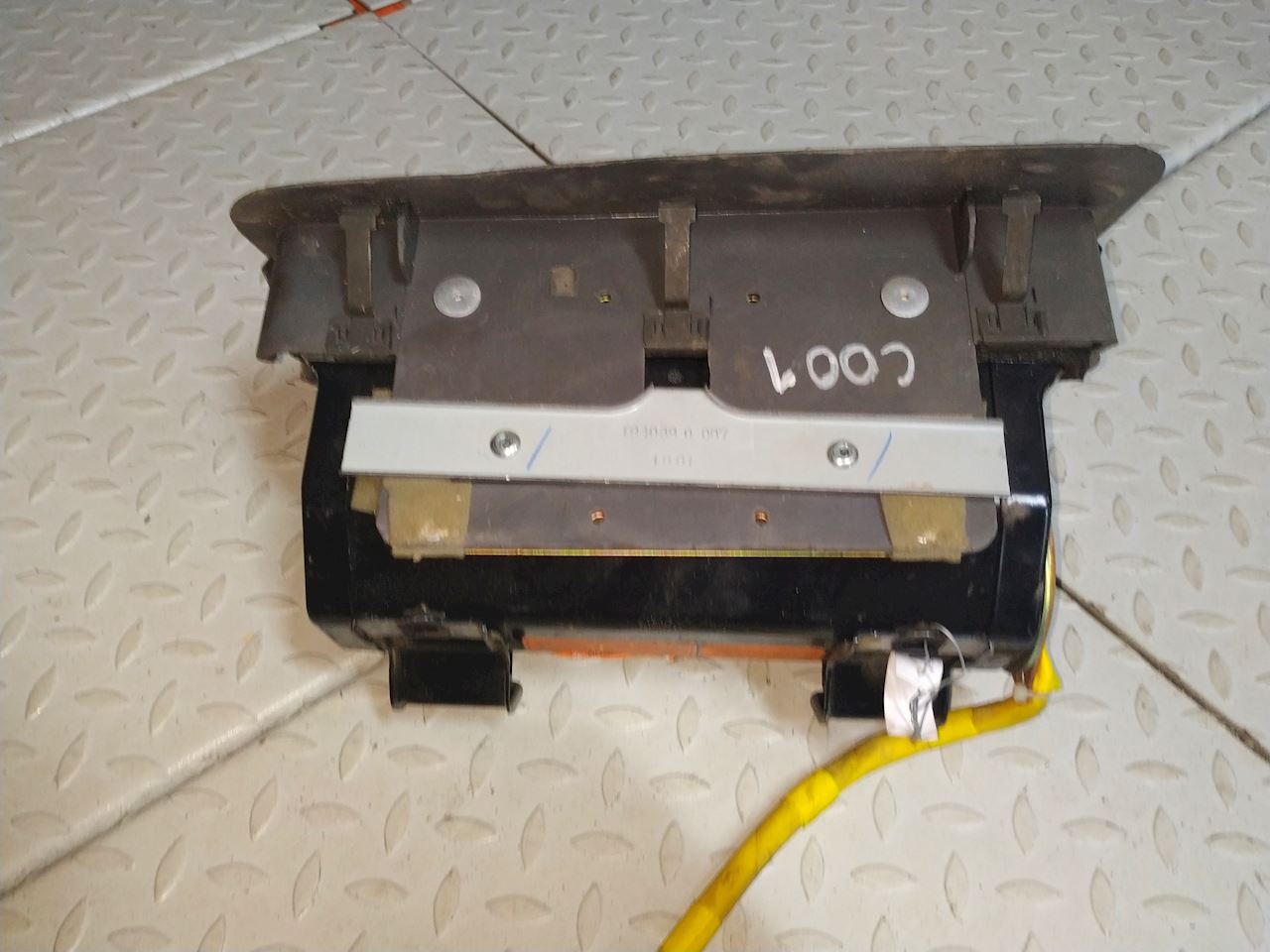 Подушка безопасности пассажирская (в торпедо) MAZDA Demio DW 1996-2002