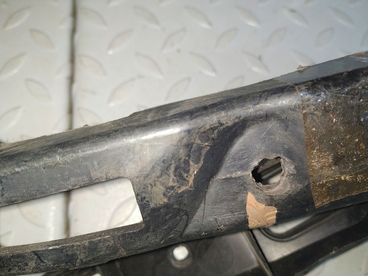 Кронштейн переднего бампера правый FORD Mondeo IV 2007-2015