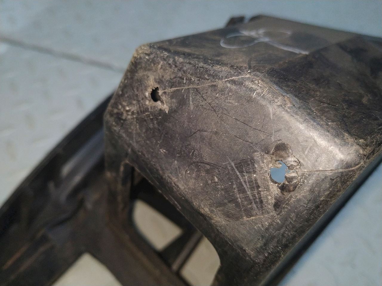 Кронштейн переднего бампера правый FORD Mondeo IV 2007-2015