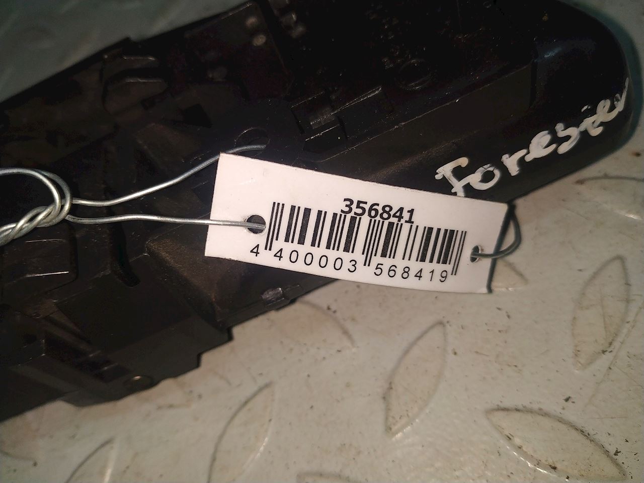 Ручка дверная передняя внутренняя левая SUBARU Forester II 2002-2008