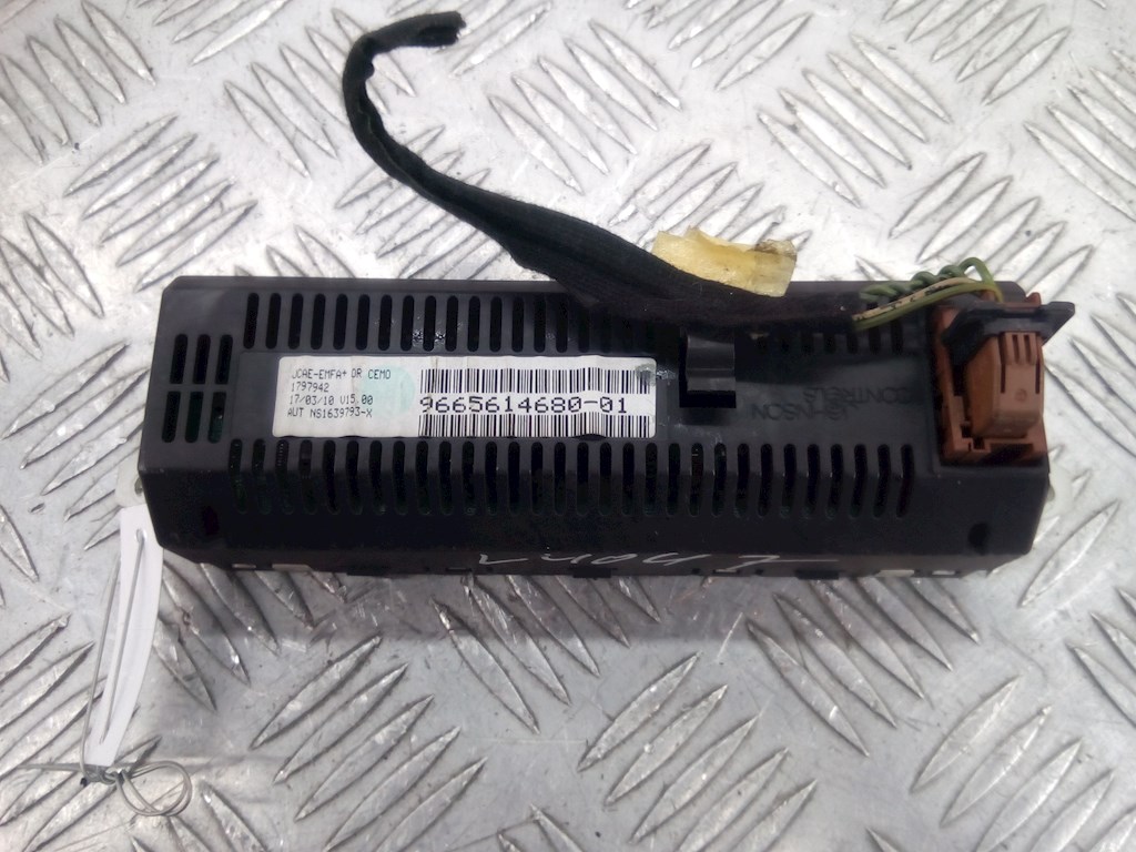 Дисплей информационный (компьютера) PEUGEOT Expert II 2007-2016