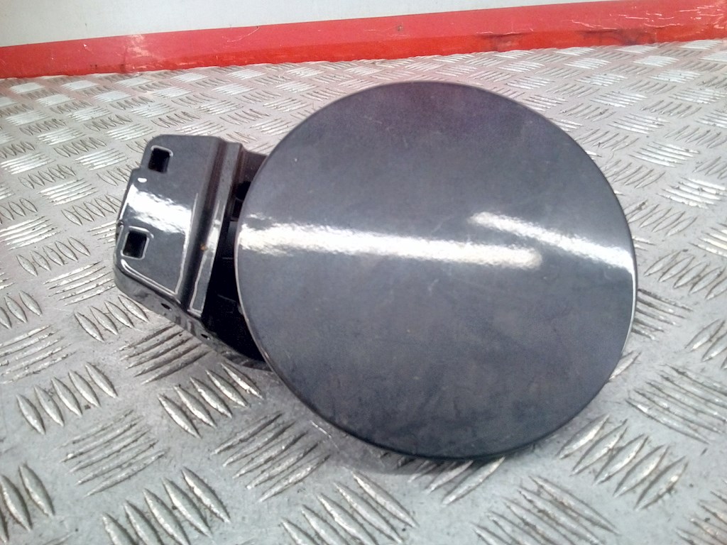 Лючок бензобака KIA Carens 2006-2012